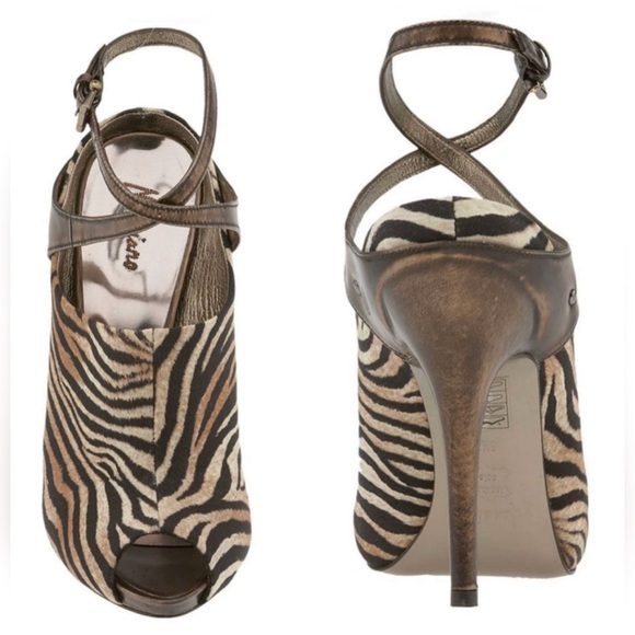 Marciano ‘Tamina’ Peep Toe - Picture 2 of 10